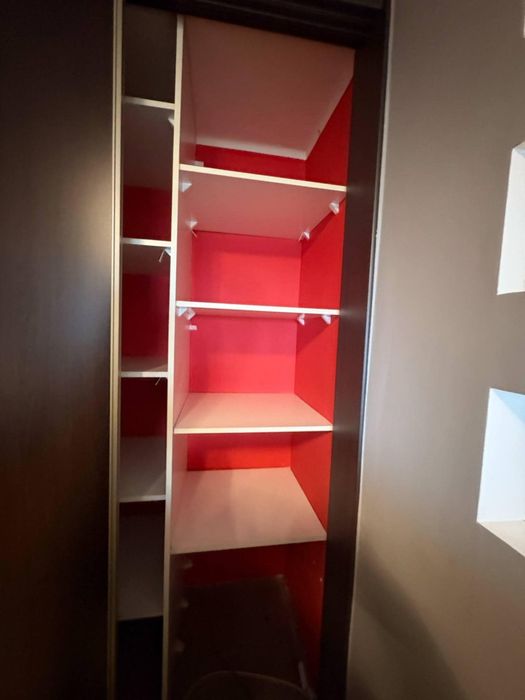 Szafa do zabudowy drzwi przesuwne plus półki