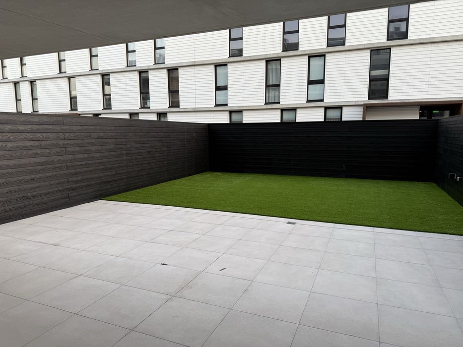 T1  a estrear, mobilado, com excelente terraço! Edificio Docas