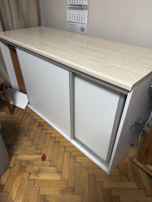 Oddam safke i szklany stolik pilne