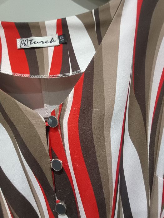 Sukienka w paski elegancka