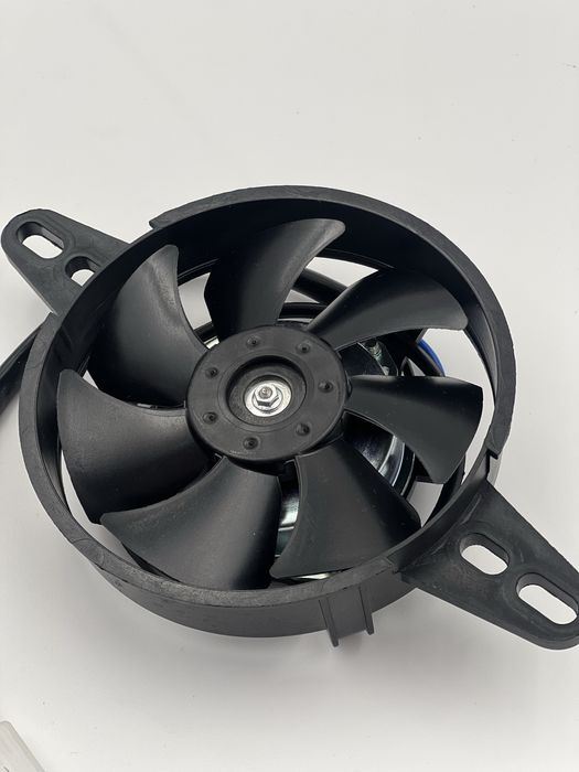 Вентилятор охолодження на радіатор мотоцикла