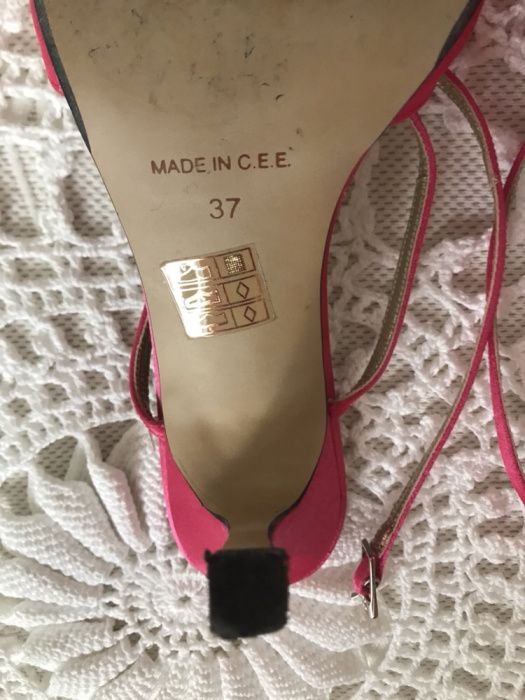 Sandálias cor de rosa de cerimónia tamanho 37