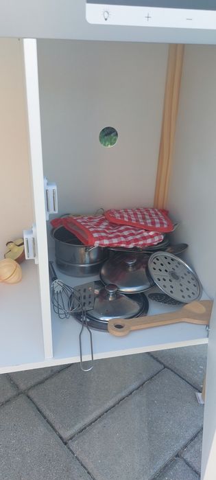 Drewniana kuchnia dla dzieci