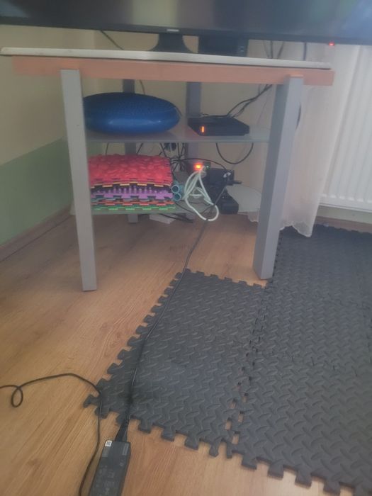 Szafka TV  blat drewniany, szklana półka