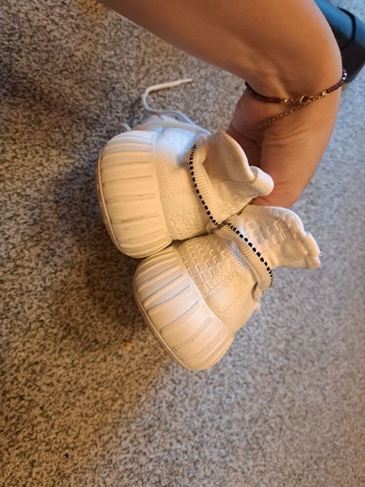 Białe trampki/Adidasy