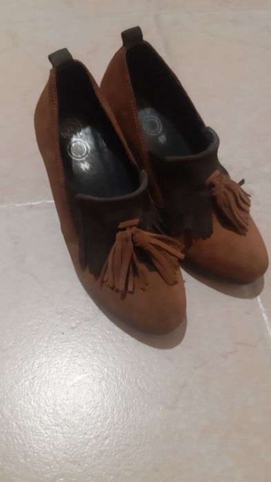 Sapatos Camel com franjas