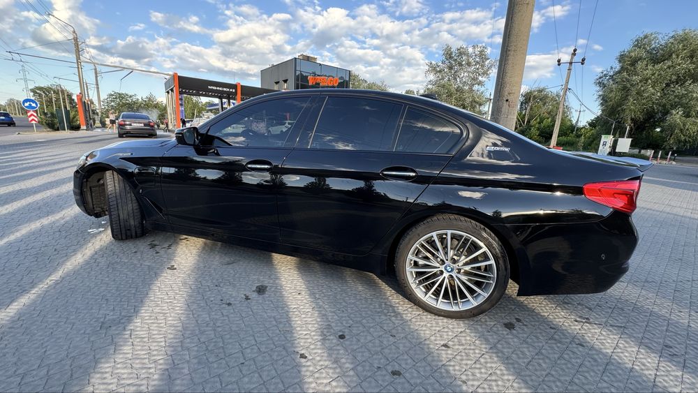 BMW 5 Series 2018 VIN WBAJB1C53JB374617 фото оголошення 3 з 8
