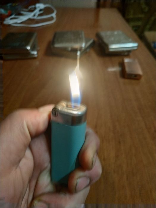 Зажигалки газовые СССР и другие.