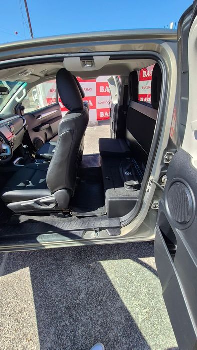 Toyota Hilux 2.4 D-4D 4WD Tracker
