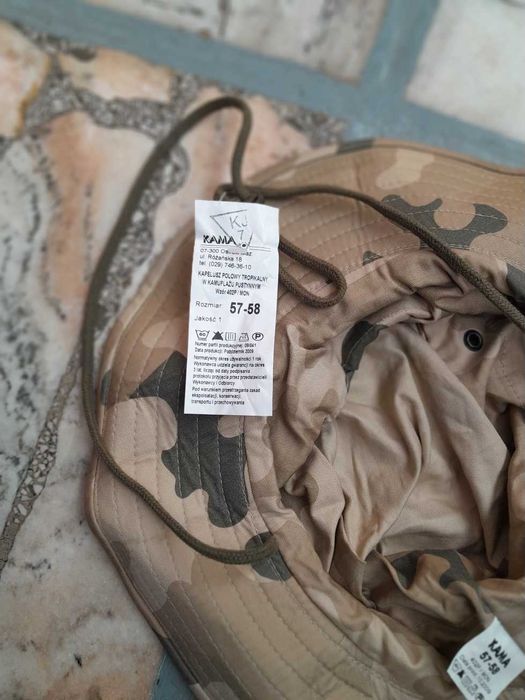 Kapelusz militarny wojskowy. Pustynny kamuflarz