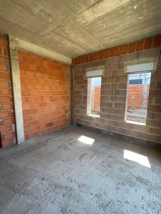 Alvenarias, remodelações, pinturas.