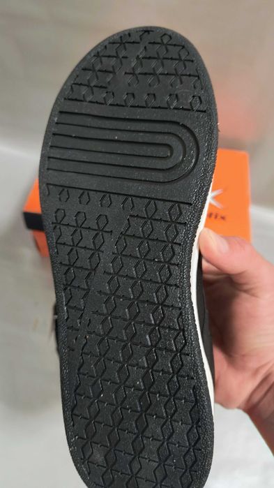 Czarne SNEAKERSY męskie Kinetix – Rozmiar 38 – NOWE w pudełku!