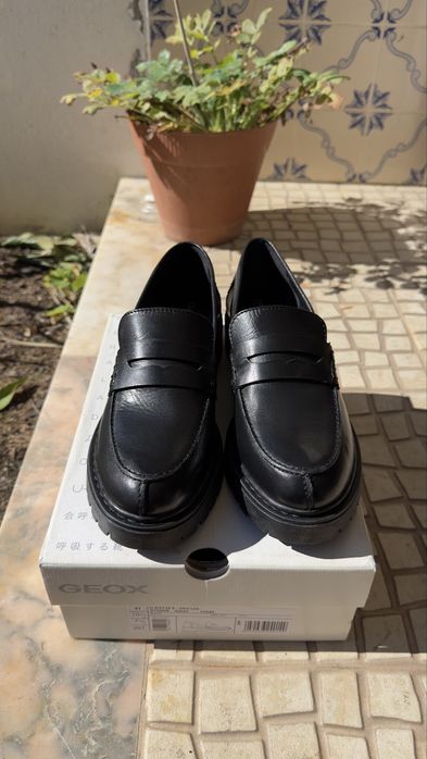 Sapatos formais Geox