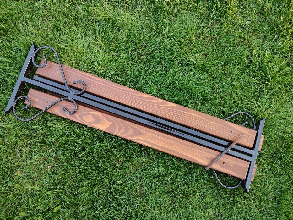 Лава дерев'яна з кованими елементами