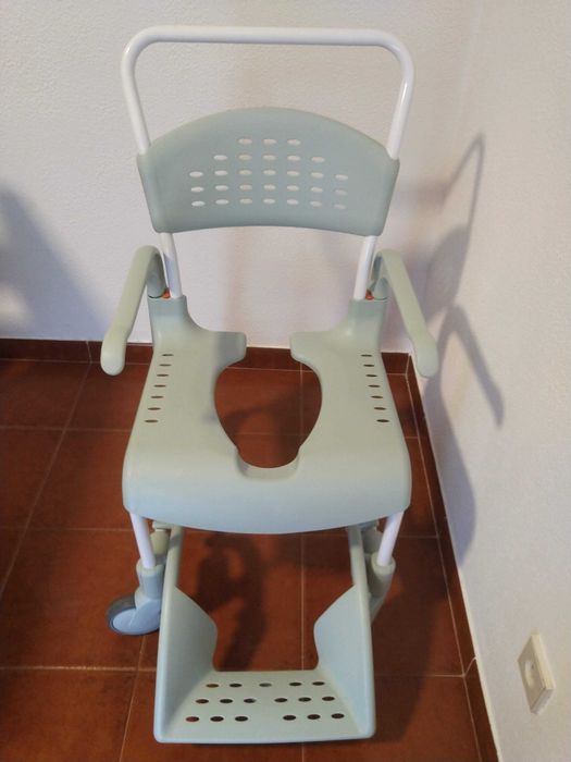 Cadeira de Banho e Sanitária Etac Clean