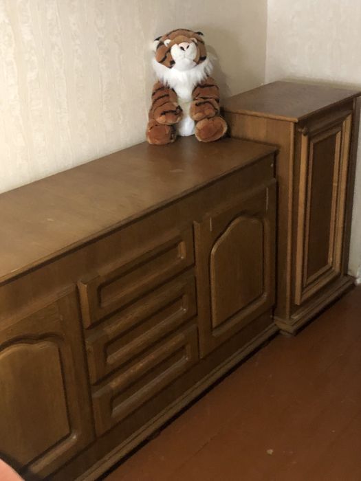 Комод б/в , меблі