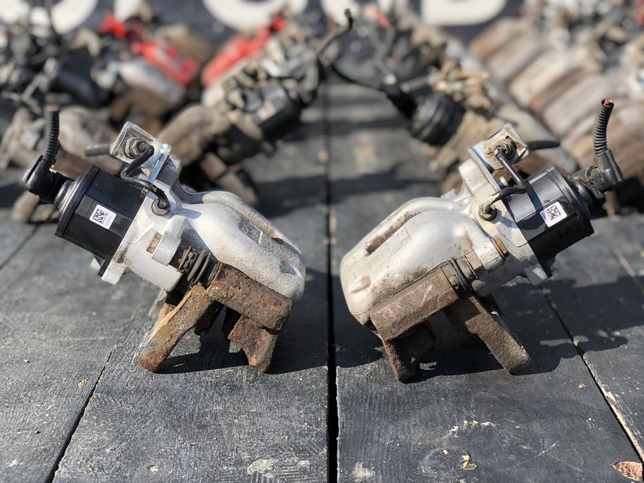 Суппорт супорта Пассат б6 задній тормозний супорт VW Passat B6