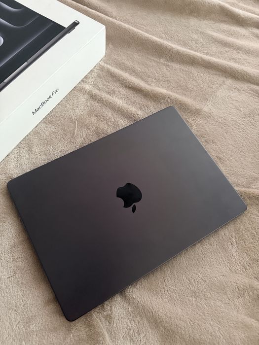 Macbook pro 14-inch m4 512gb