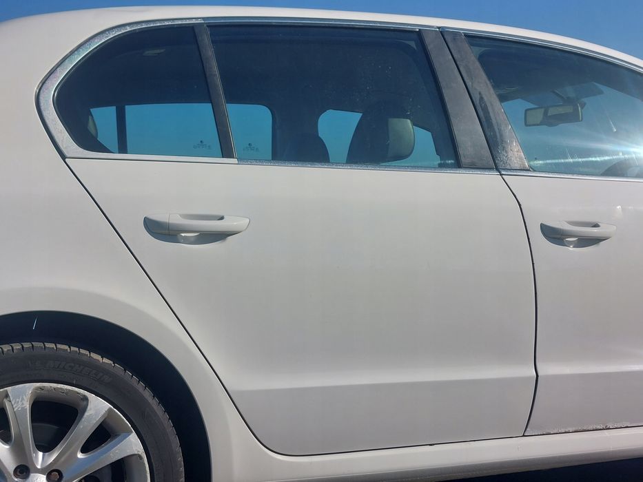 skoda superb ii sedan drzwi prawy tył tylne lf9e 9p9p 08-15r kompletne
