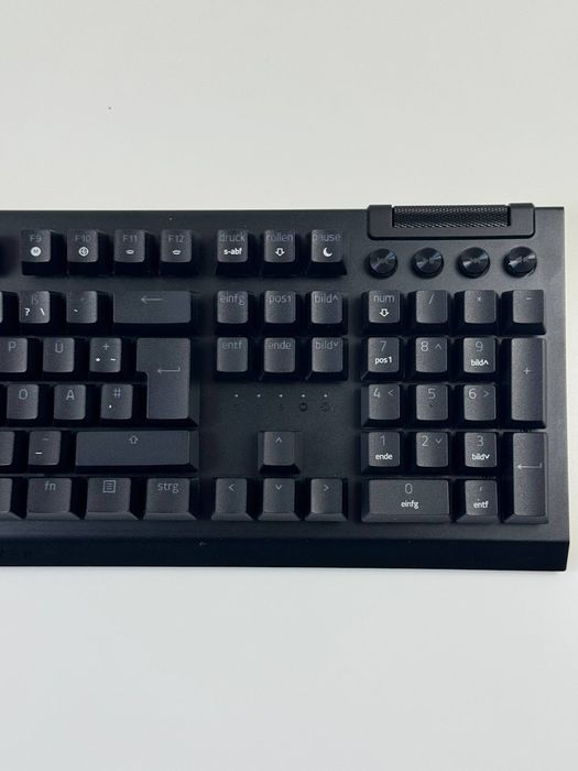 Механічна ігрова клавіатура Razer BlackWidow V4 Black
