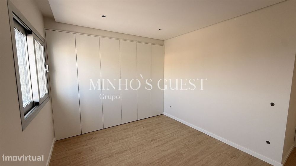 Apartamento T3 Totalmente Remodelado c/ varanda - Maximinos, Braga