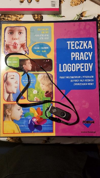Teczka pracy logopedy + materiały multimedialne na pendrive