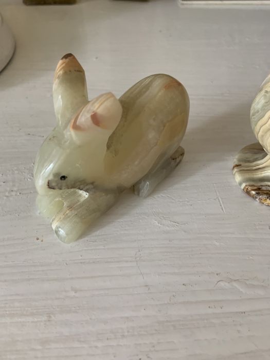 Рюмочки и зайчик с оникса.