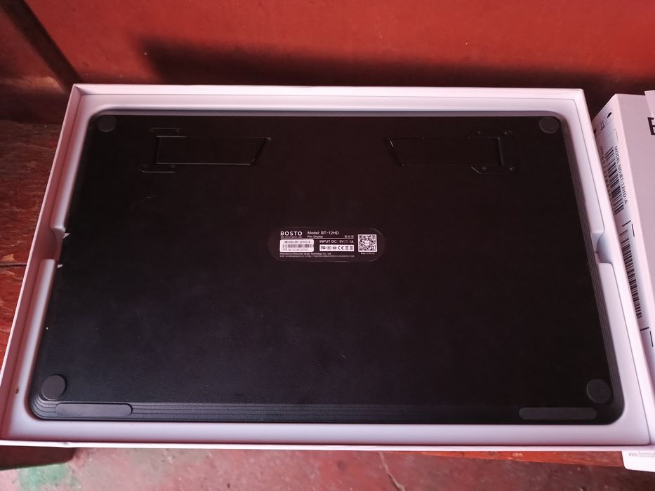 !срочно! Графический монитор Bosto bt-12hd