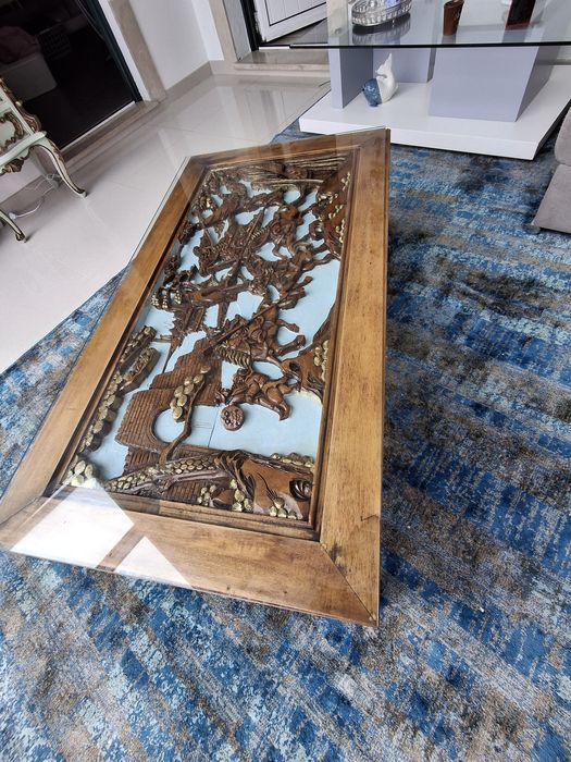 Mesa de madeira restaurada