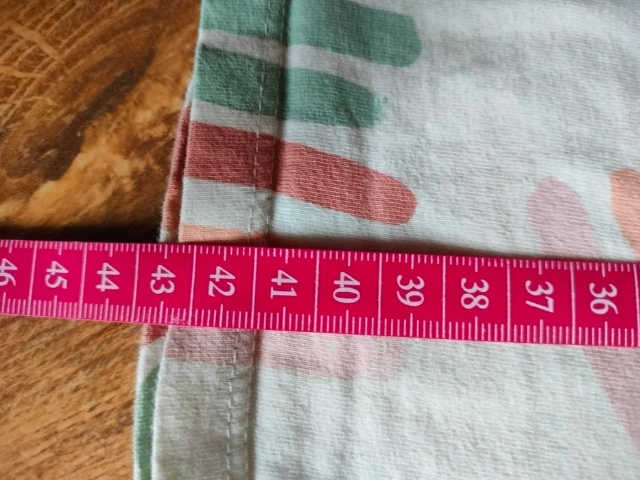 Spodenki , krótkie legginsy H&M + koszulka 134/140 cm