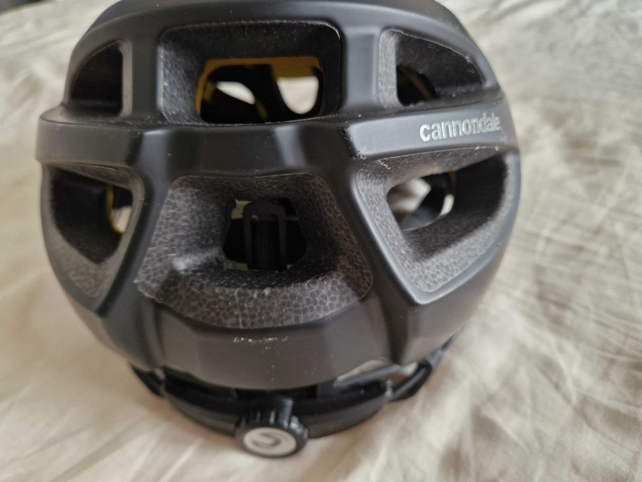 Capacete Cannondale