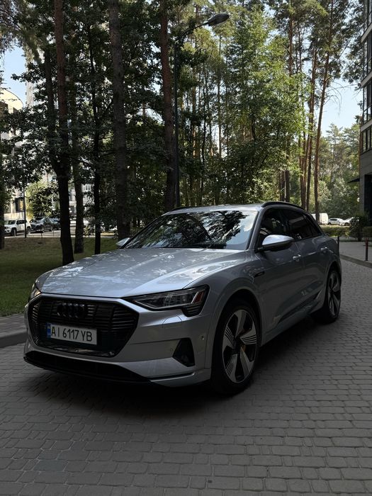 Audi e-tron 2022 VIN WA1LAAGE2PB018669 фото оголошення 3 з 24