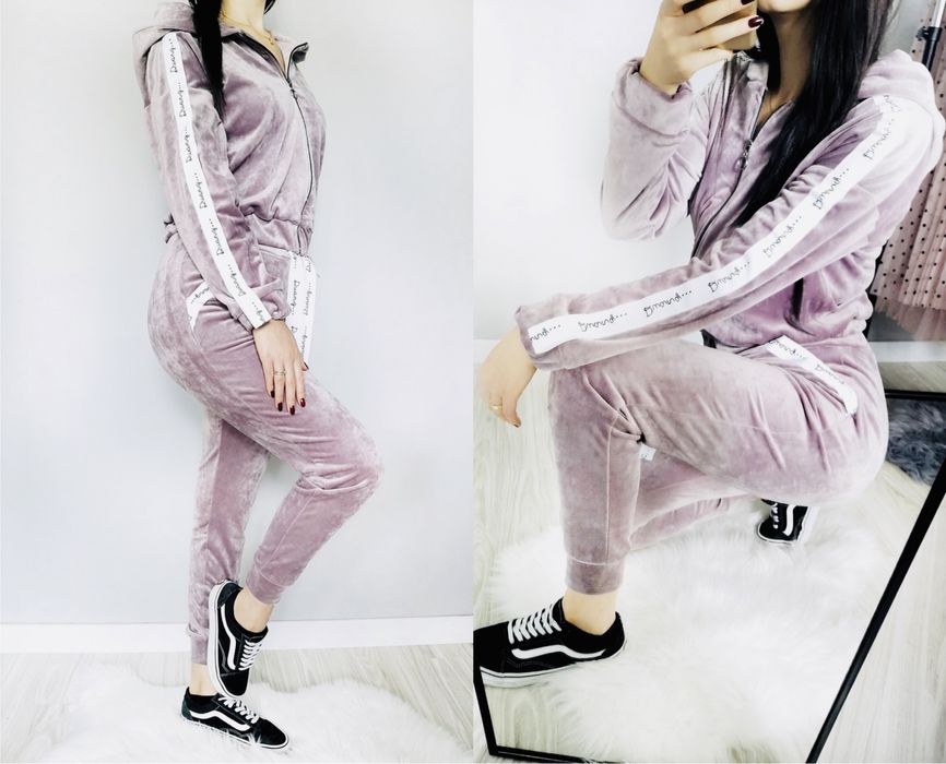 Fioletowy, welurowy dres z lampasami