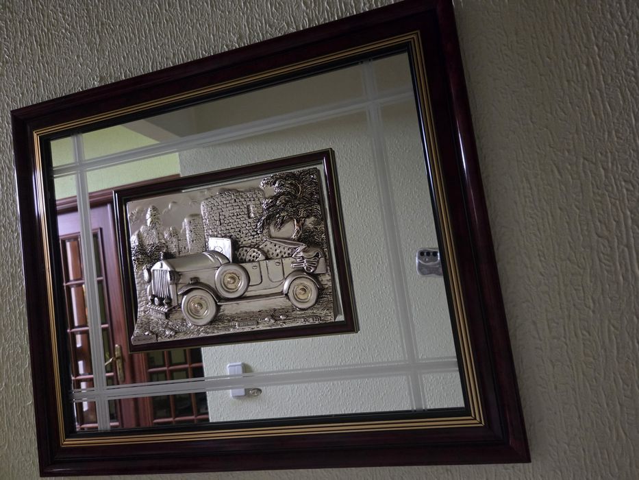 Quadro em espelho com relevo