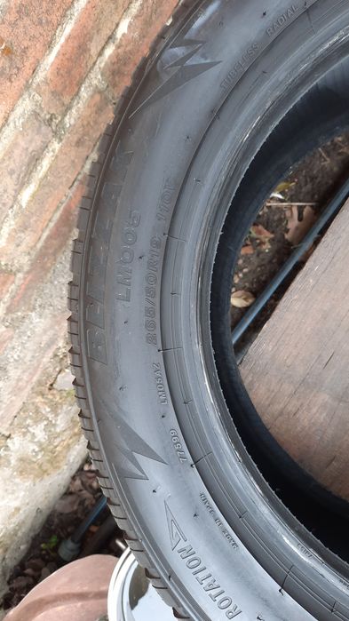 Резина Bridgestone Blizzak Lm005