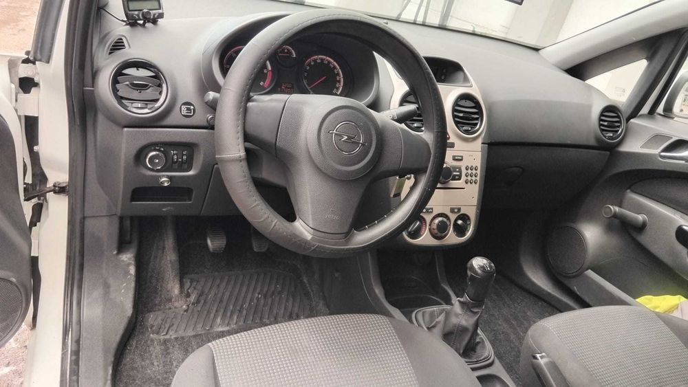 Oportunidade! OPEL Corsa D 2010 Hatchback 1.3 CDTI Diesel 75 cv / 55 kW