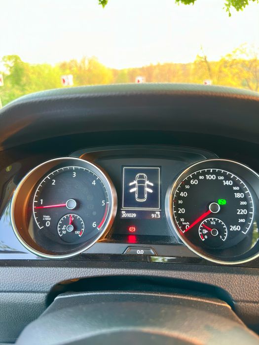 Продам Golf 7 2.0 TDI Highline Dynaudio