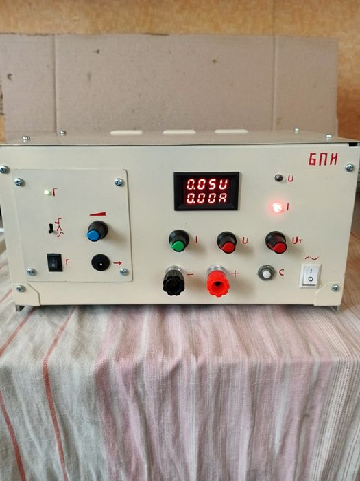 Лабораторный блок питания с генератором сигналов
