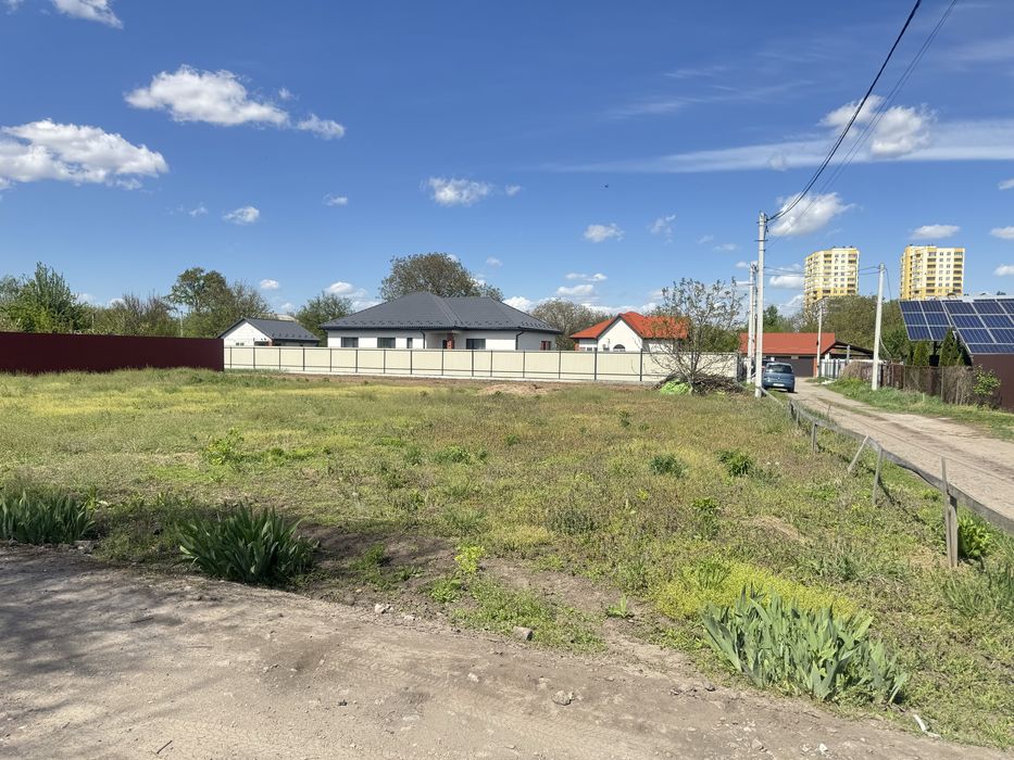 Продаж углової ділянки в Борисполі біля 6 школи вул. Дружби