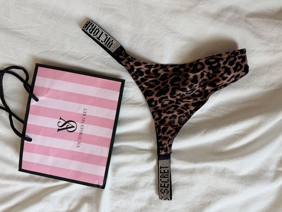 Stringi thongs Vivtoria’s Secret S w panterke