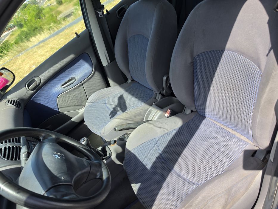 Peugeot 206 1.1   ano 2002