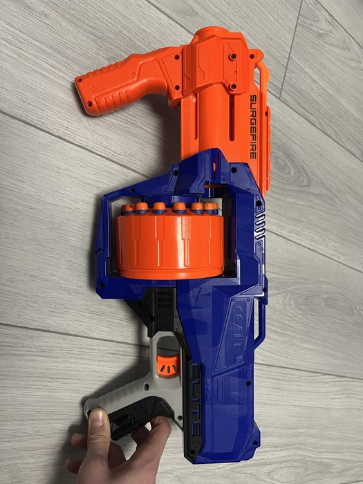 Бластер Nerf. Пістолет Nerf. Барабан