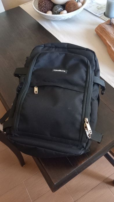 Mochila de viagem compacta medidas ryanair
