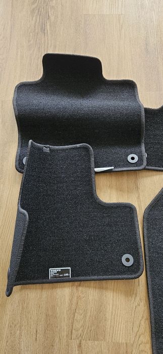 Oryginalne Dywaniki do Volvo XC60 II Komplet