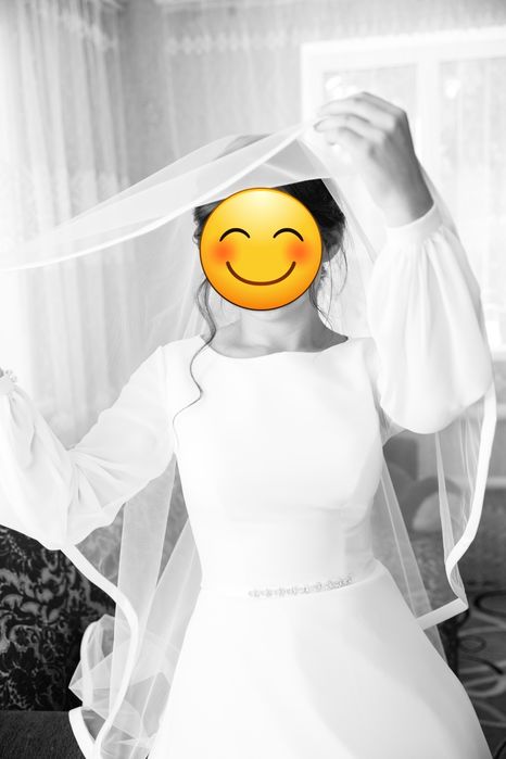 Продам весільну сукню