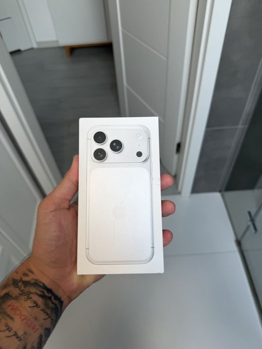 !NOWY! IPhone 17 Pro 256GB !Bialy! !Zestaw! !BEZ RAT!