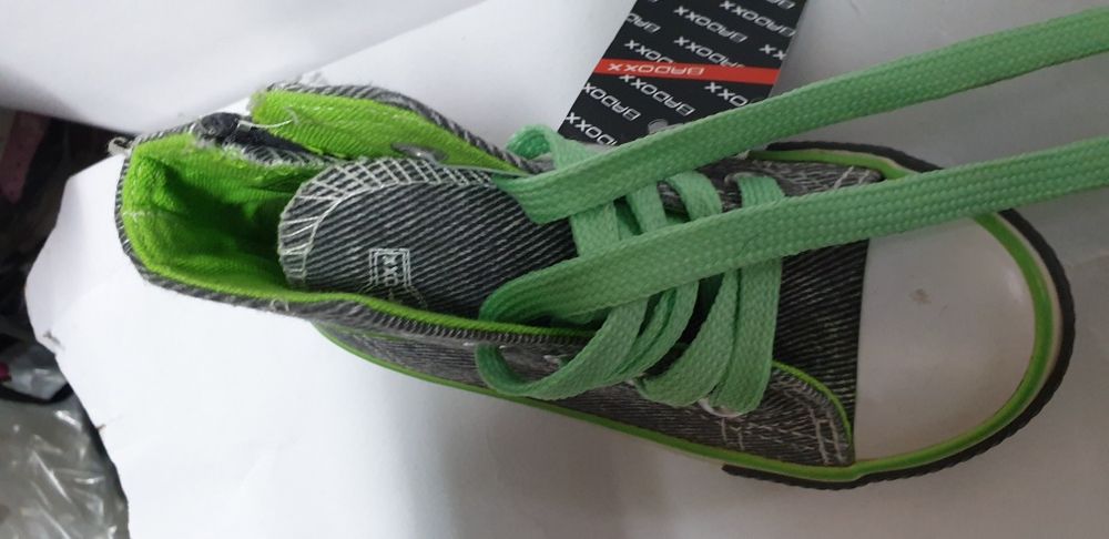 Super trampki roz 25