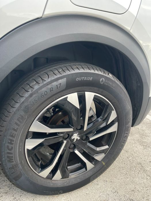 Peugeot 2008 1.2 PureTech Allure EAT8 — photo 5