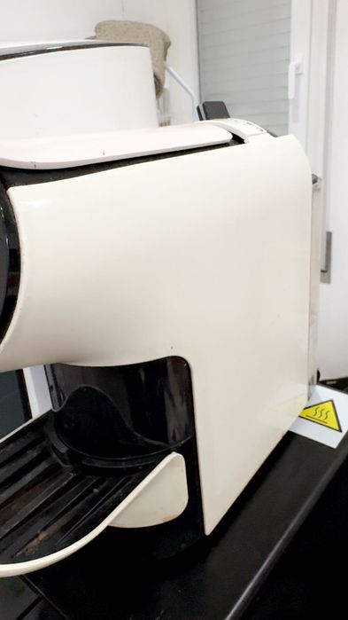 Máquina de café em muito bom estado