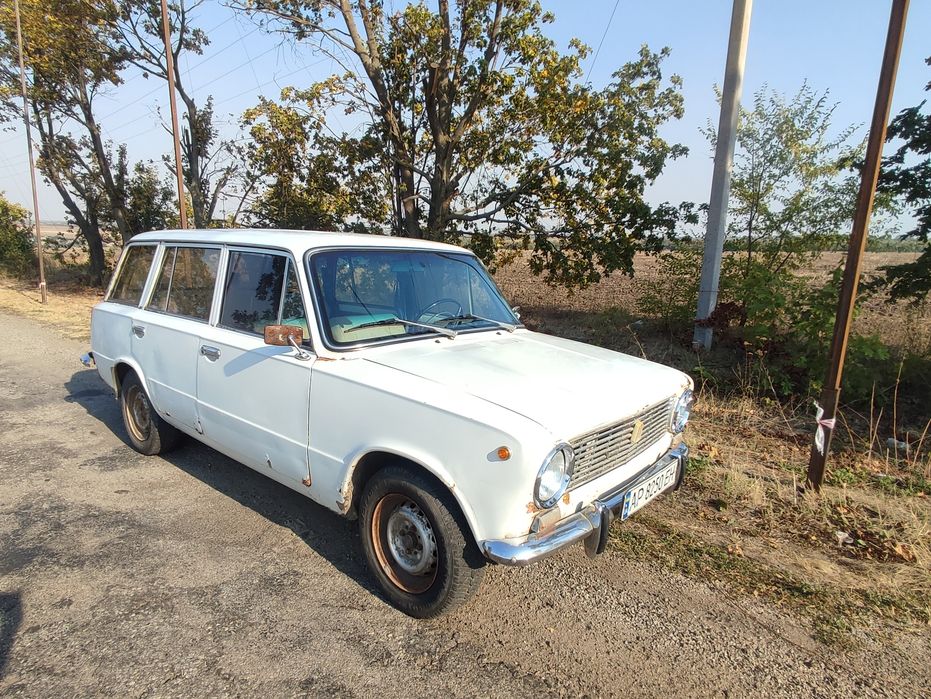 Автомобіль ВАЗ 2102